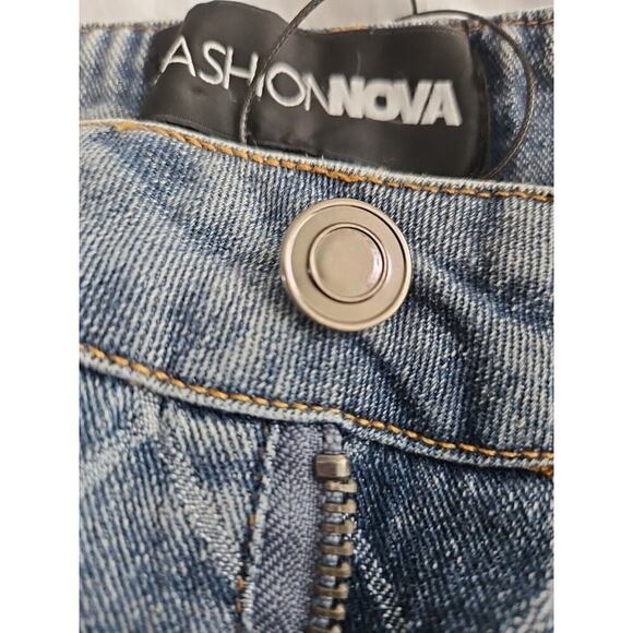 Fashion Nova Denim Jeans Cargo Pockets Cross Hatch 22x32 NWT - Picture 7 of 16